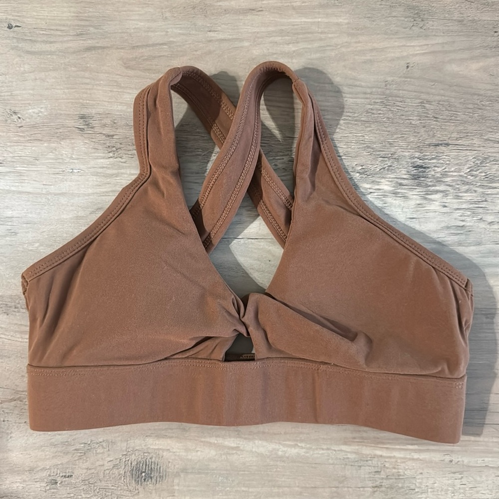Cheri Fit cocoa butter keyhole sports bra size small